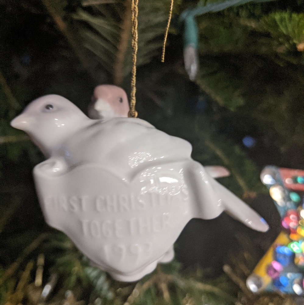 Lladro Vintage 1993 First Christmas Together - Picture 3 of 5
